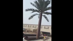 Transporte de torre camuflada em árvore