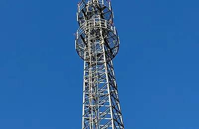 Torre de
                            telecomunicação cantoneira quadrada 50m