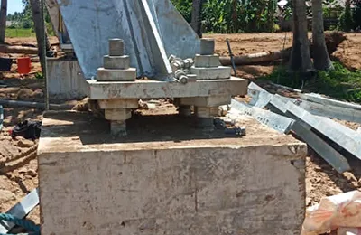 Torre de telecomunicação cantoneira quadrada
                            60m