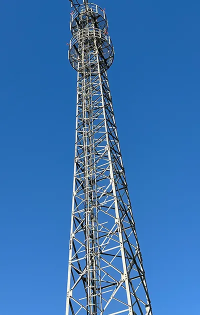 Torre de telecomunicação
                            cantoneira quadrada 50m