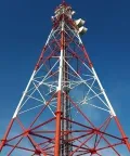 Torre de telecomunicação cantoneira quadrada