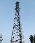 Torre de telecomunicação cantoneira quadrada
