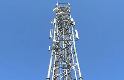 Torre de telecomunicação tubular quadrada de 30m