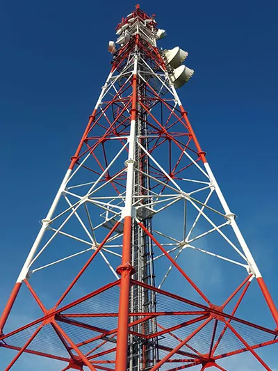 Torre de telecomunicação tubular