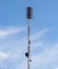 Poste metálico para telecomunicação (Guyed Mast)