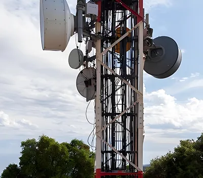 Torre treliçada para antenas micro-ondas 55m