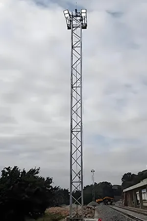 Torre para iluminação quadrada