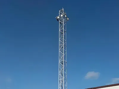 Torre para iluminação quadrada